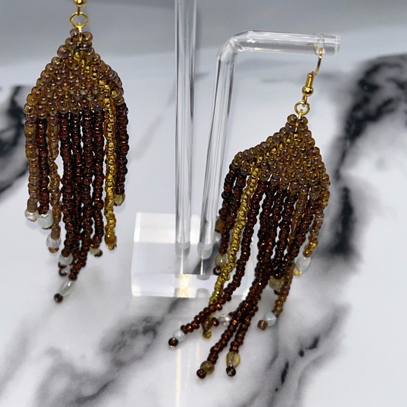 Chic Beaded Dangle Earrings in Brown and Gold - Picture 2 of 5